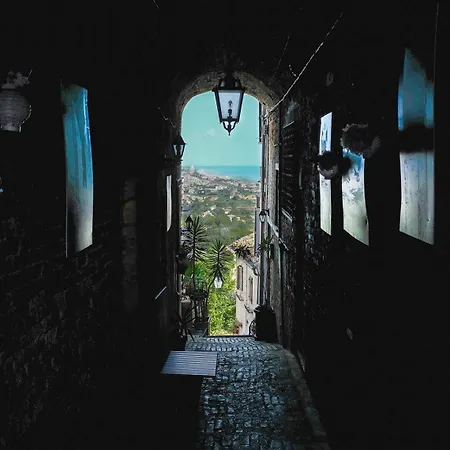 Terrazze Sul Borgo * Torre di Palme